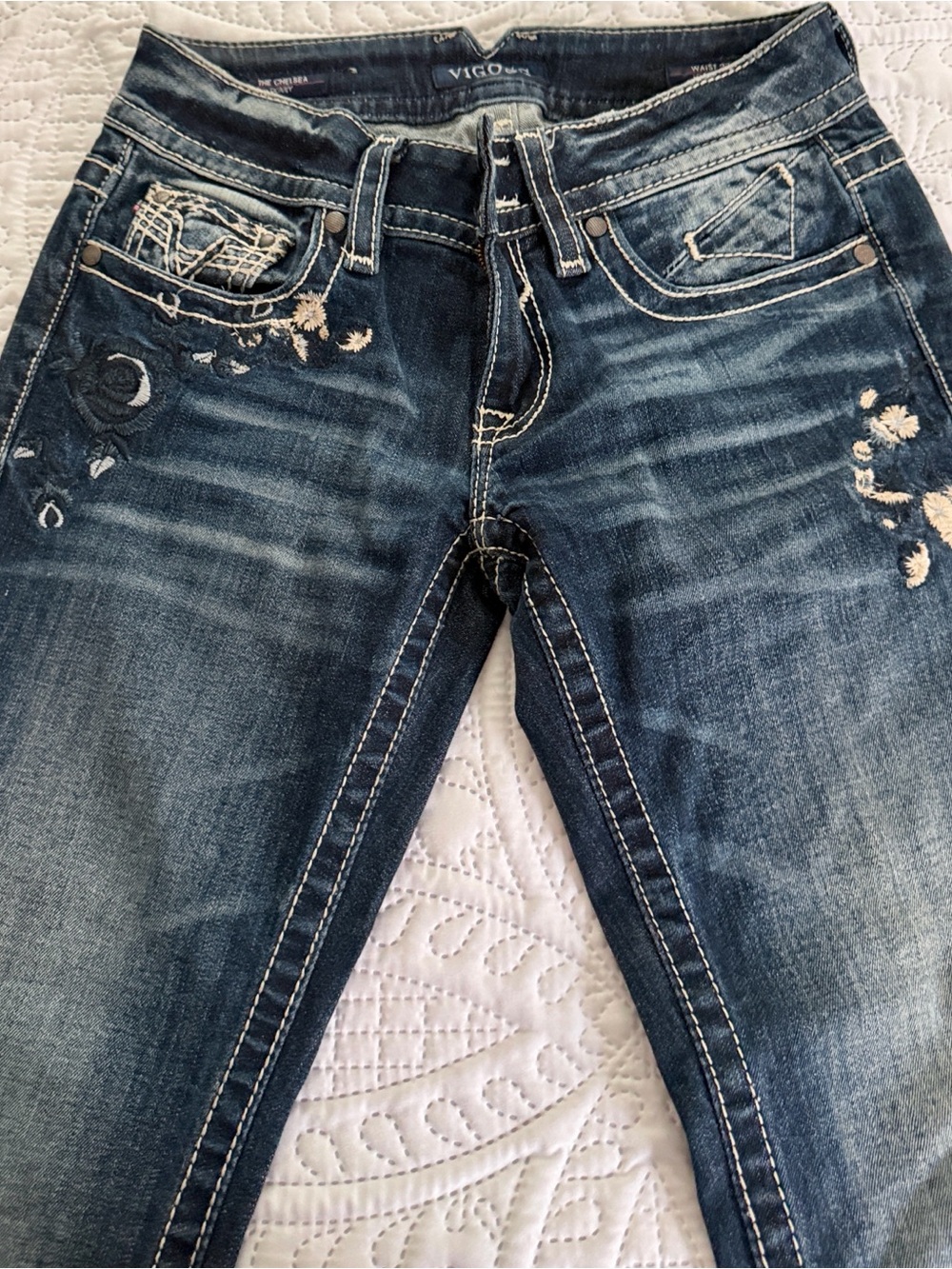 Vigoss Women's Faded Indigo Skinny Jeans with Embroidery